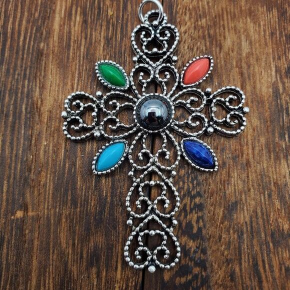 Chakra cross lace Victorian aesthetic avon necklace pendant - Picture 1 of 3